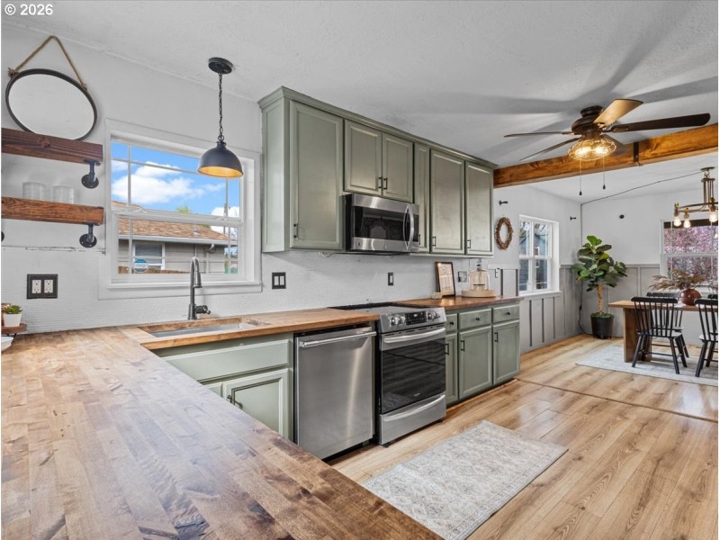 Kitchen/Dining Room