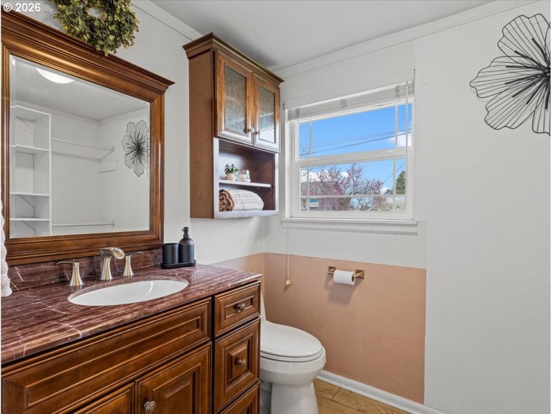 Bathroom, Attached