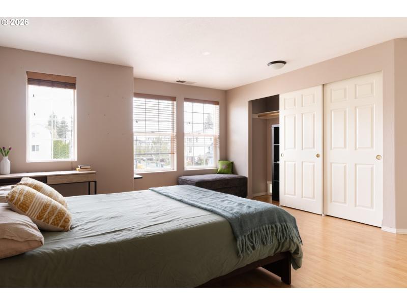 Bedroom, Primary