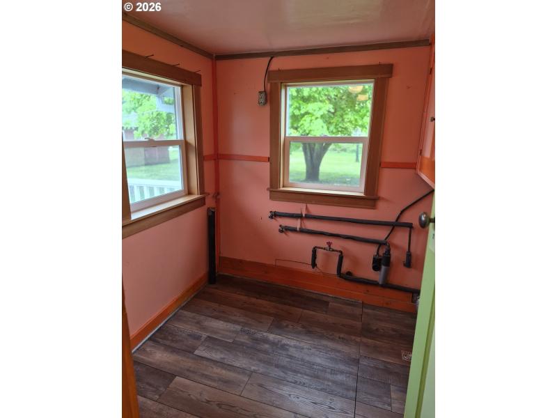 Bedroom, Primary