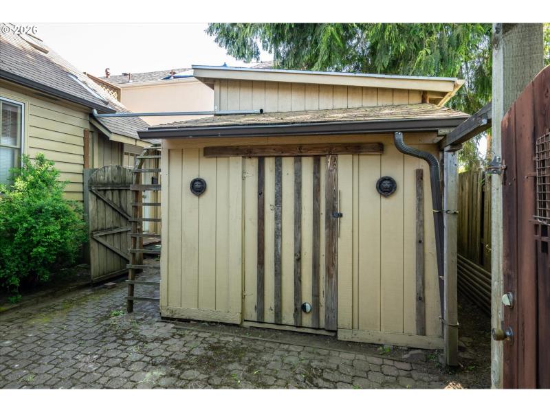 Shed