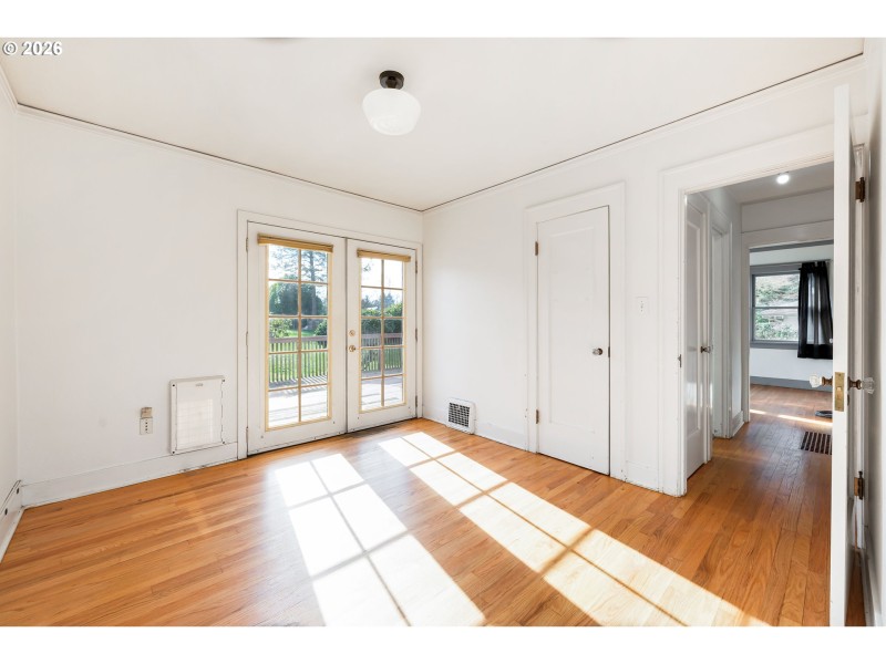 Bedroom, Primary