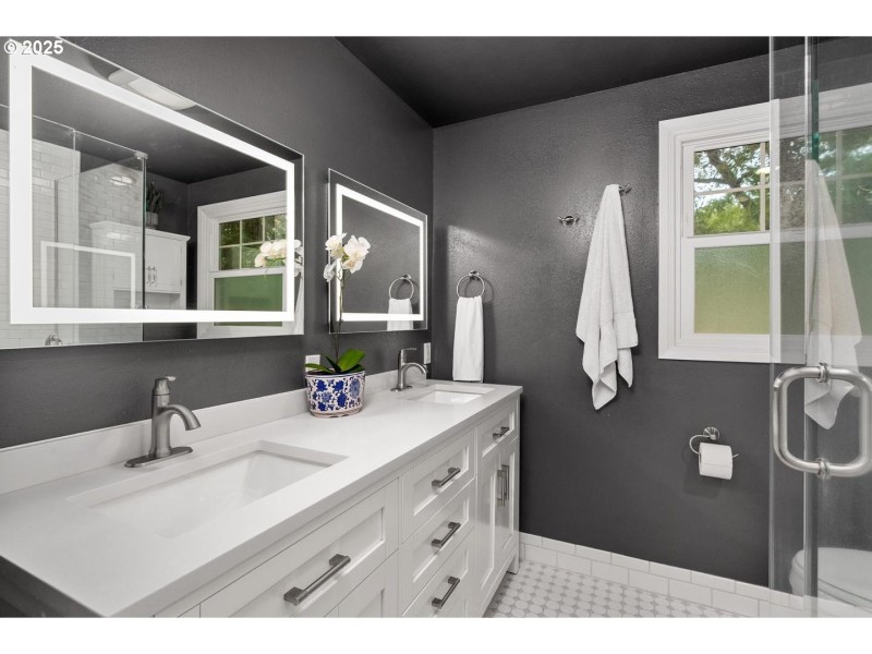 Bathroom, Attached