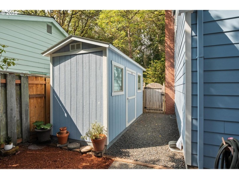 Shed