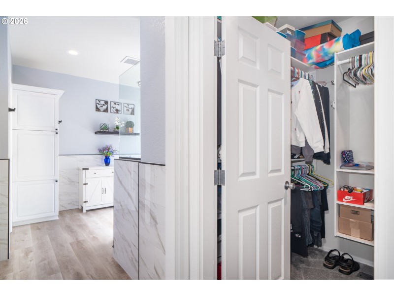 Bedroom, Primary
