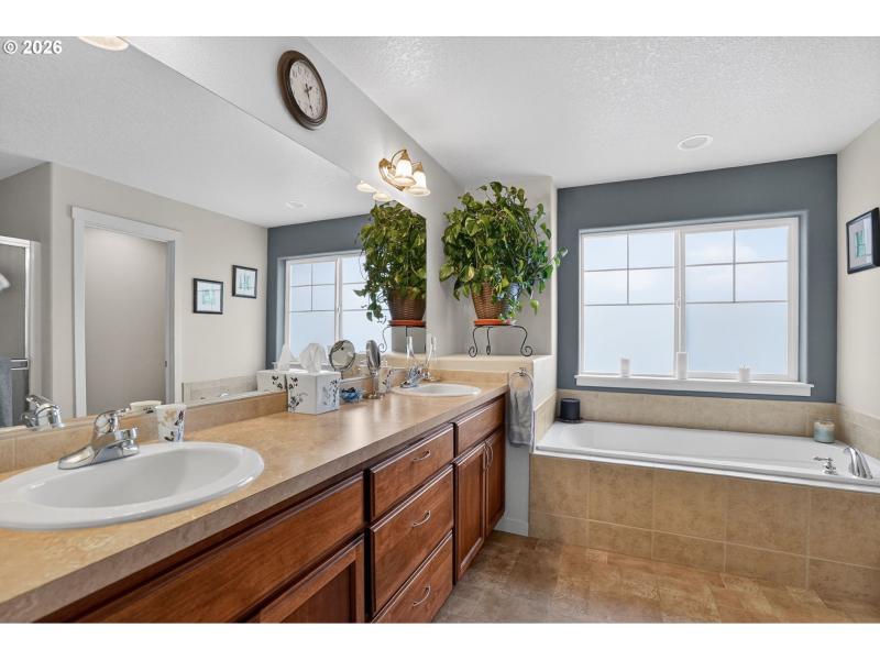Owner's Suite Bathroom