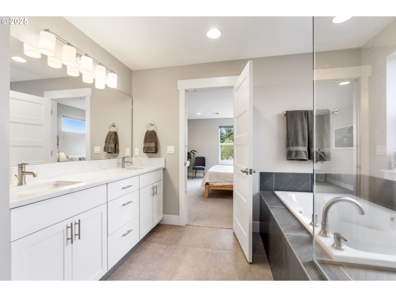 Bathroom, Attached