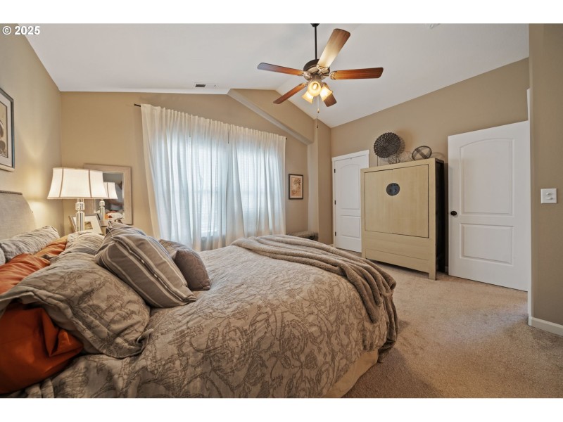 Bedroom, Primary