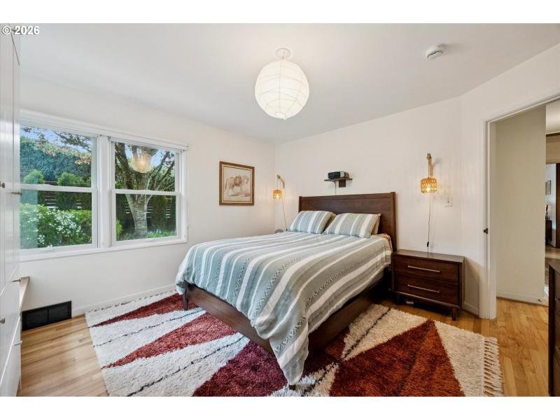 Bedroom, Primary