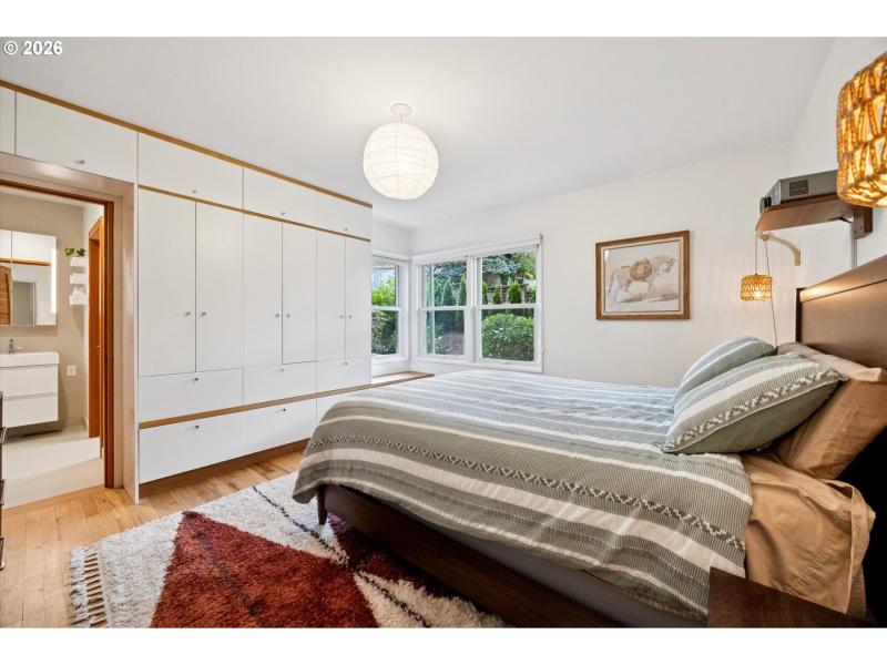 Bedroom, Primary