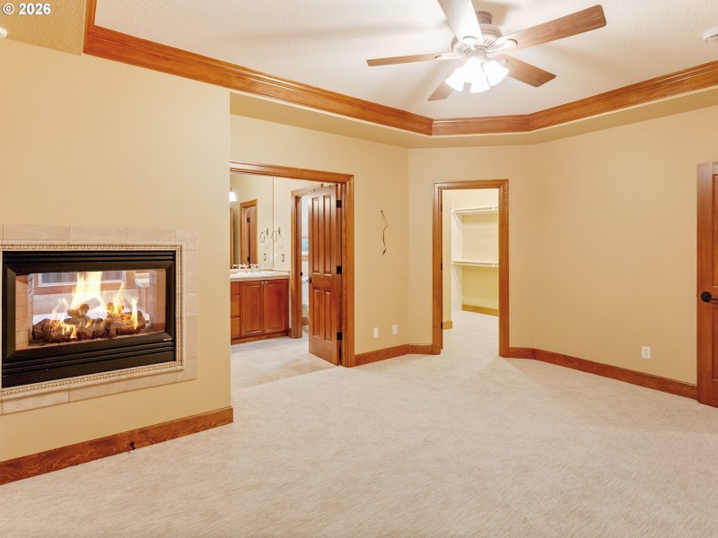 Bedroom, Primary