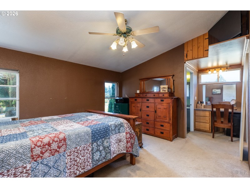 Bedroom, Primary