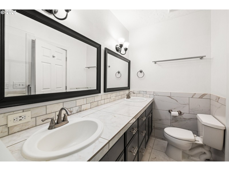 Owner's Suite Bathroom