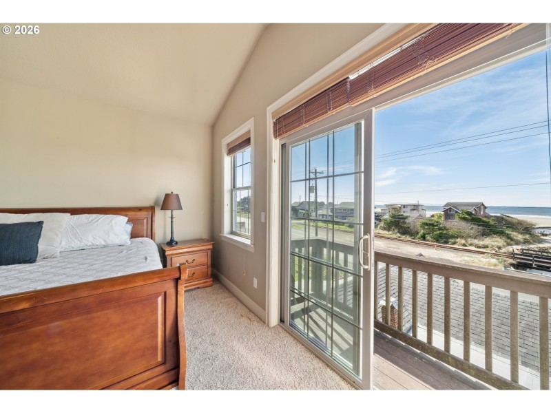 Bedroom, Primary