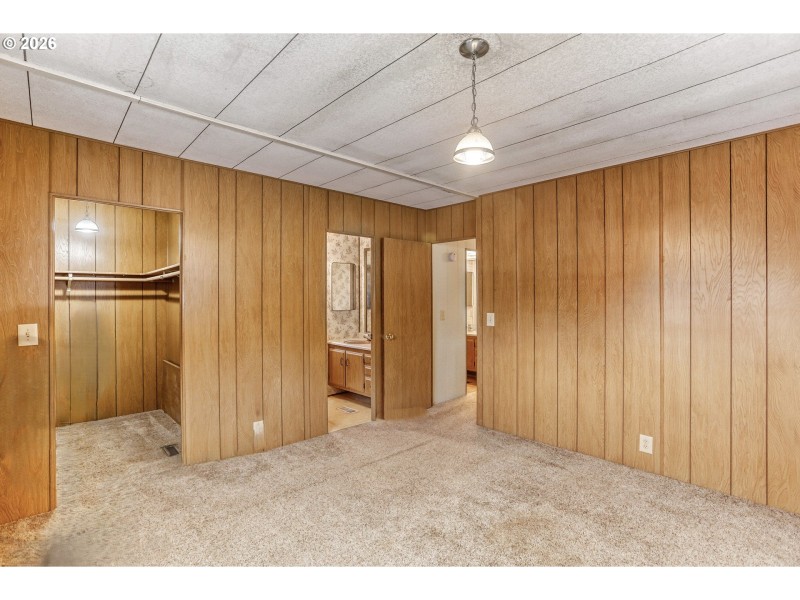 Bedroom, Primary
