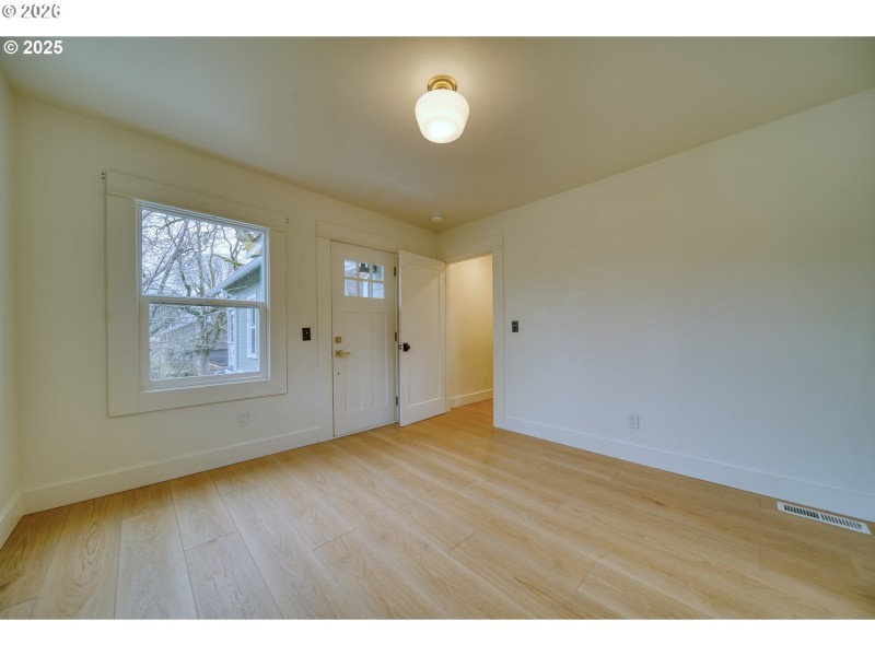 Bedroom, Primary