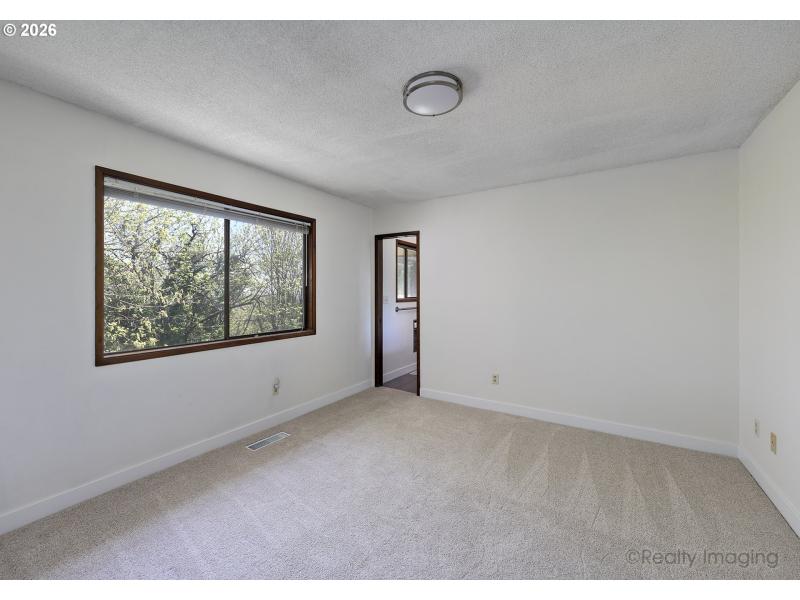 Bedroom, Primary