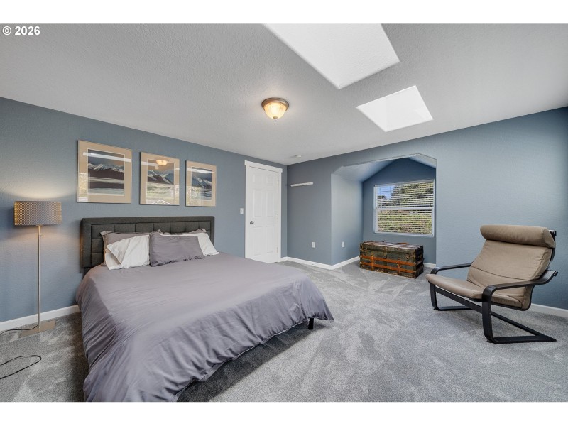 Bedroom, Primary