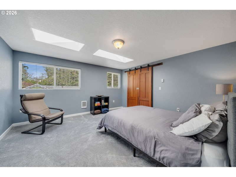 Bedroom, Primary