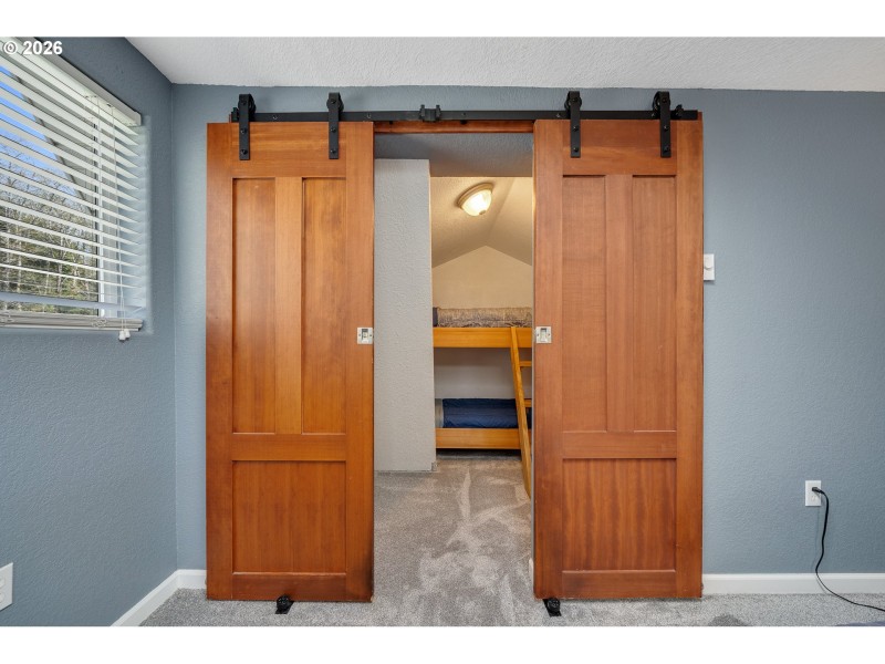 Bedroom, Primary