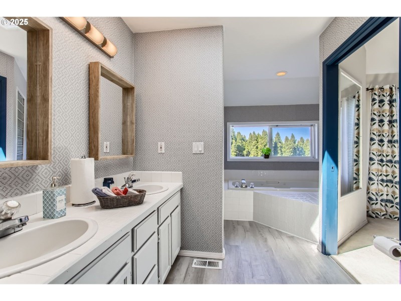 Owner's Suite Bathroom