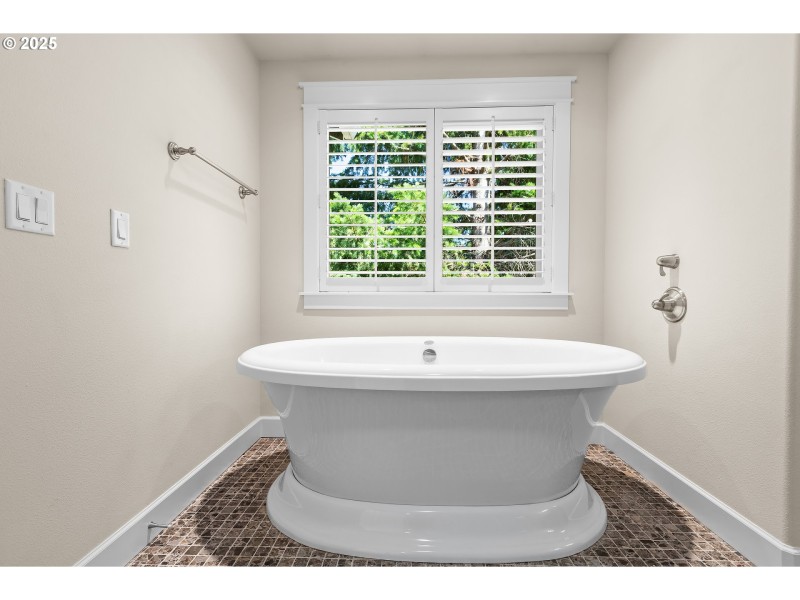 Owner's Suite Bathroom
