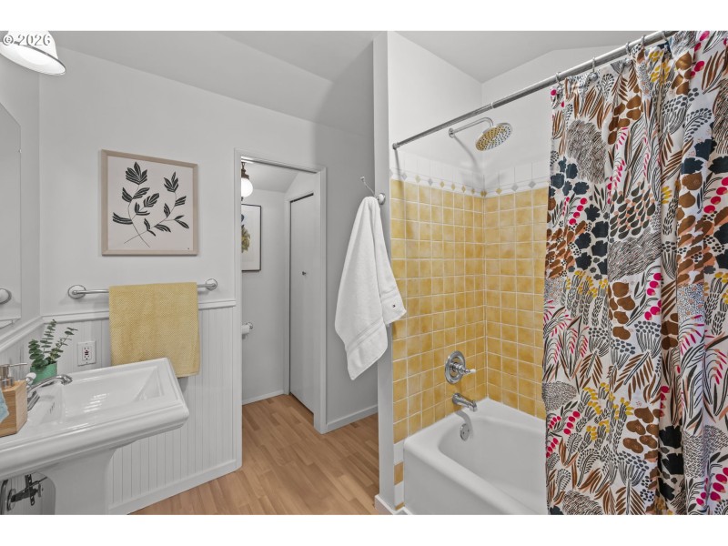En Suite Bathroom