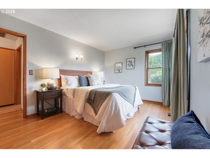Bedroom, Primary