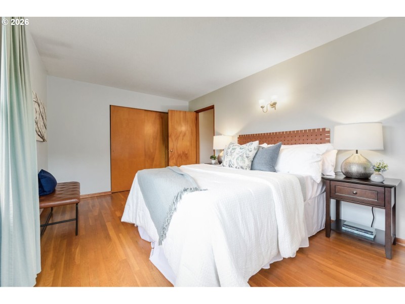 Bedroom, Primary