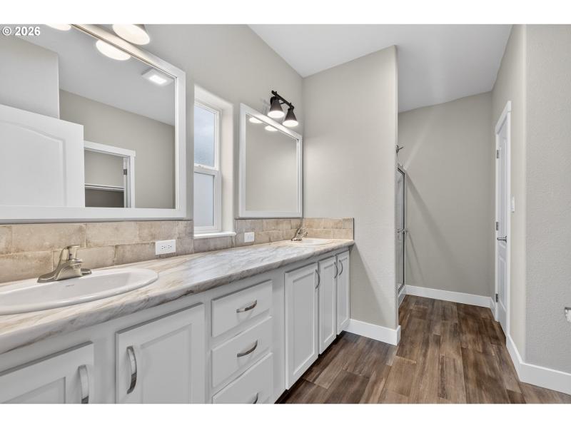 Bathroom, Attached
