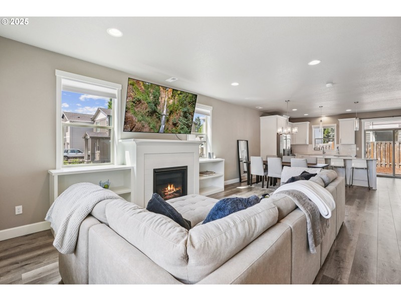 Living Room/Dining Room