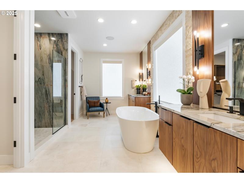 Owner's Suite Bathroom