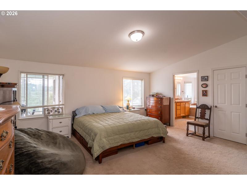 Bedroom, Primary