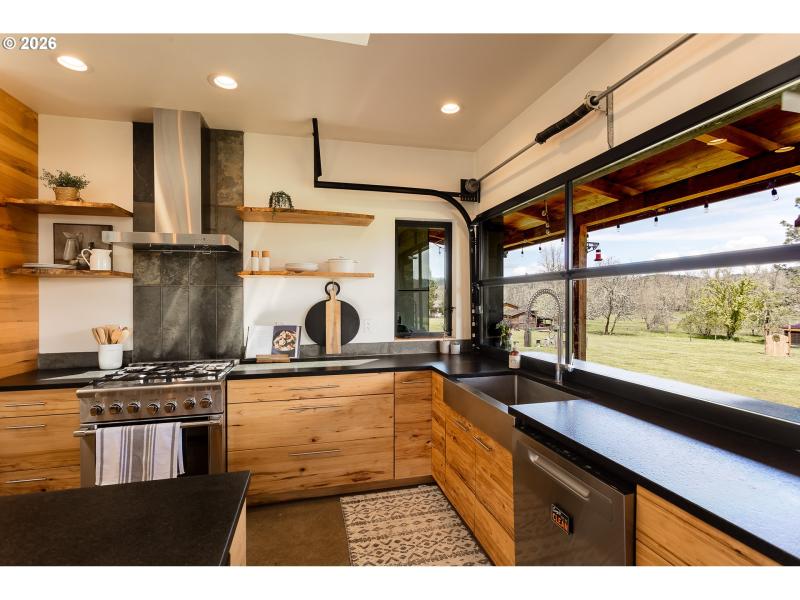 Kitchen/Outside