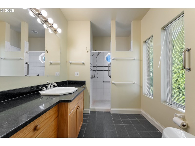 Owner's Suite Bathroom