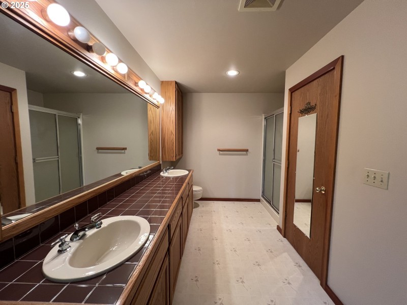 Owner's Suite Bathroom