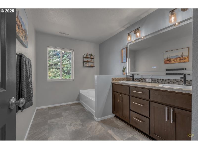 Owner's Suite Bathroom