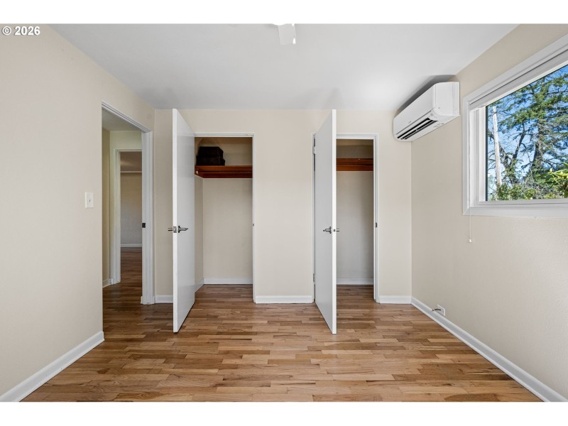 Bedroom, Primary