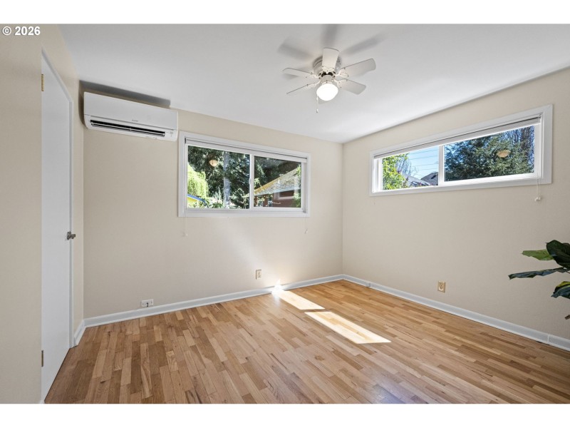 Bedroom, Primary