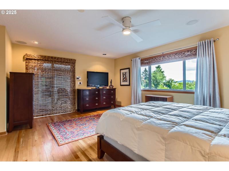 Bedroom, Owner's Suite