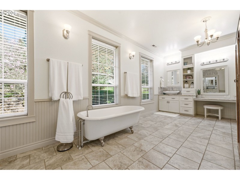 Owner's Suite Bathroom