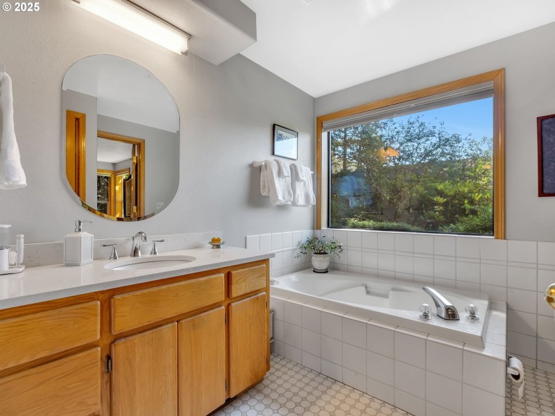 Bathroom, Continental