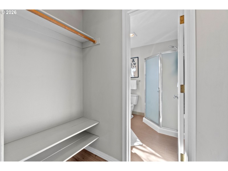 Bedroom, Primary