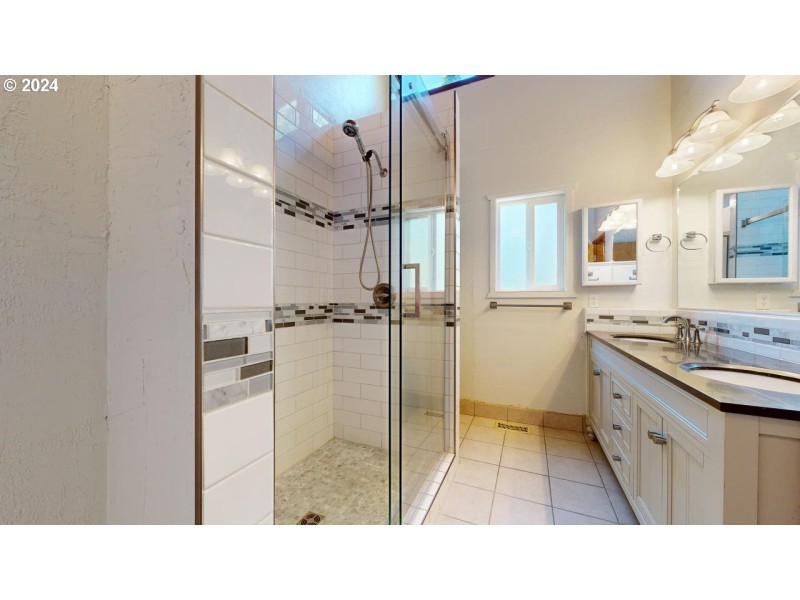 Bathroom, Attached