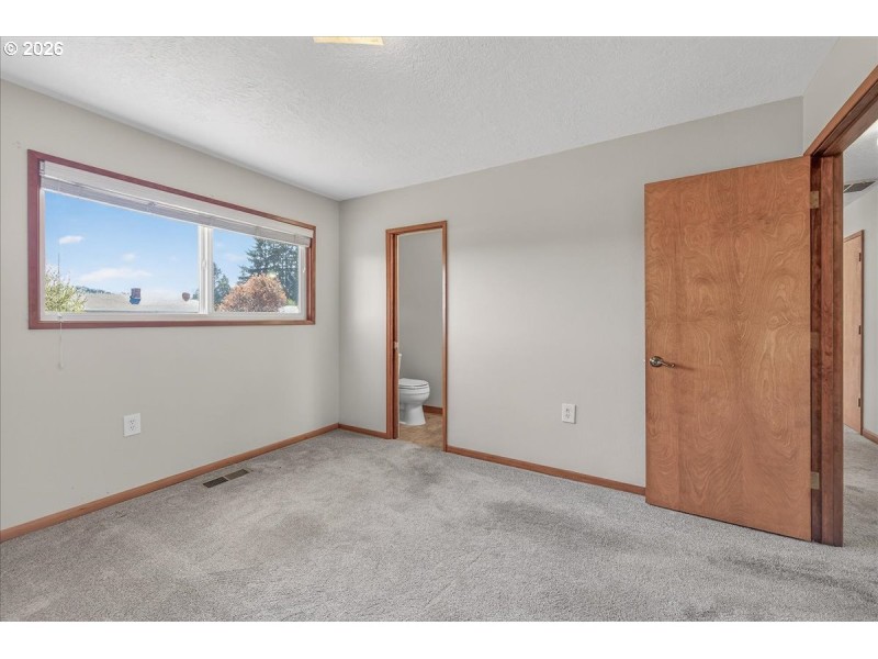 Bedroom, Primary