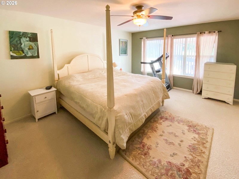 Bedroom, Primary