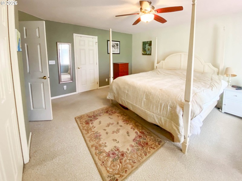 Bedroom, Primary