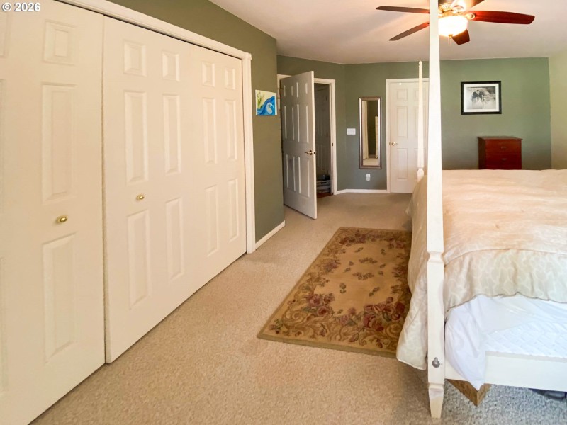Bedroom, Primary