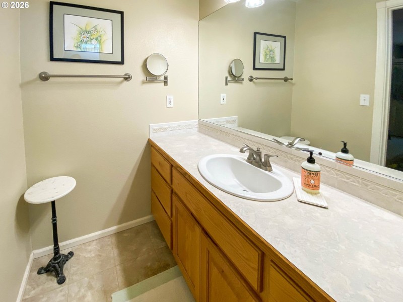 Bathroom, Attached