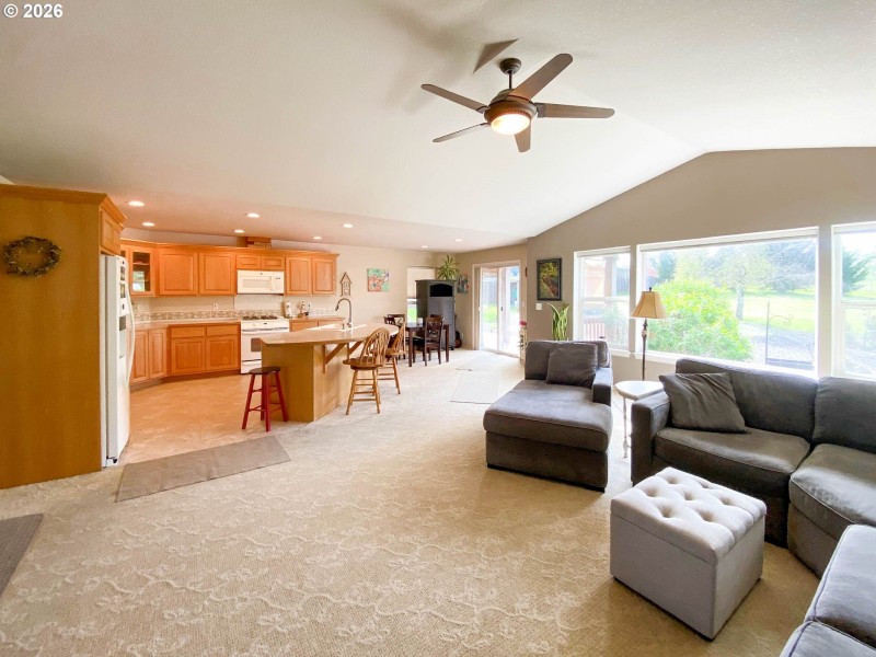 Kitchen/Living Room